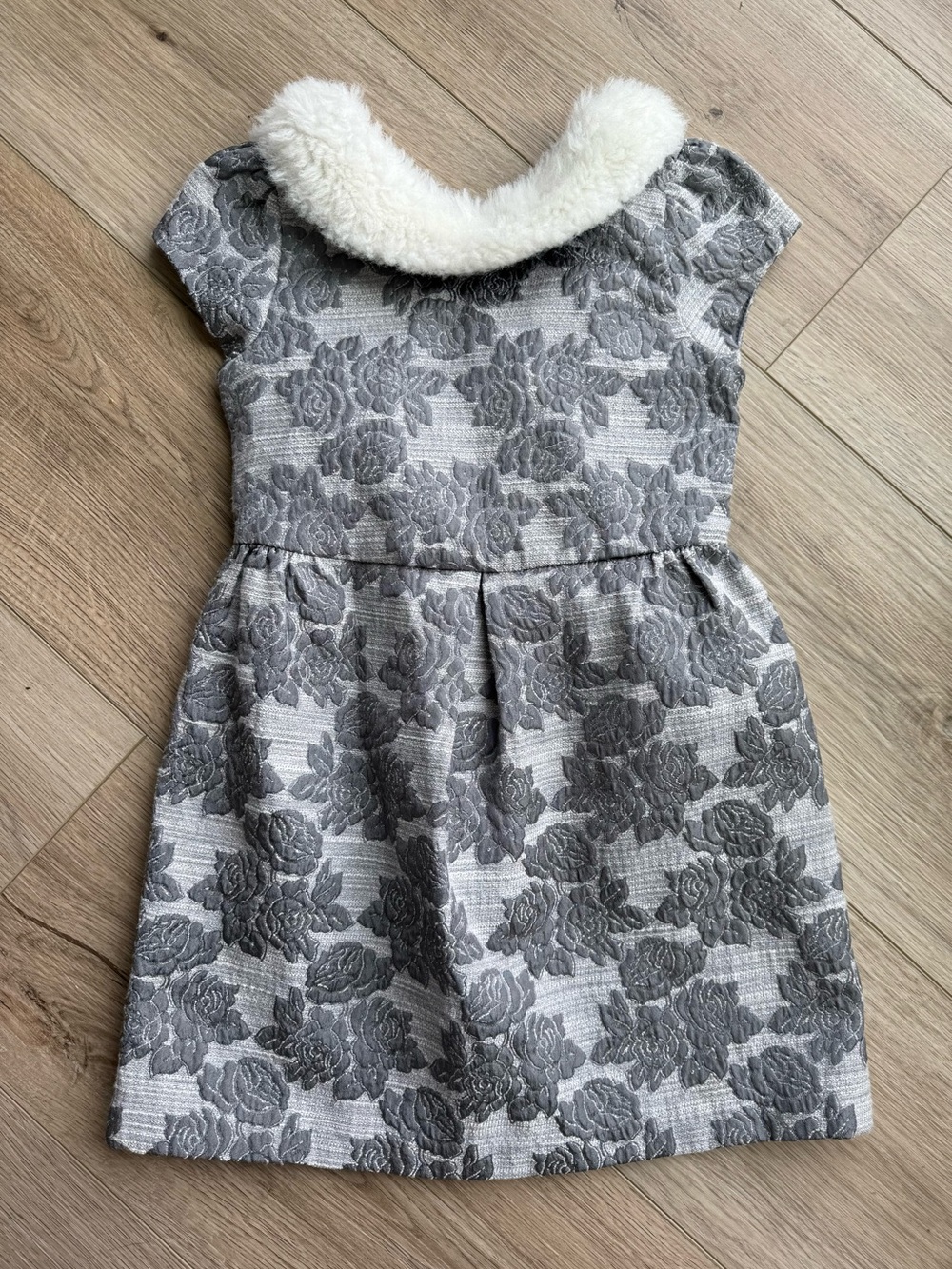Janie and Jack Pirouette Petals Gray Floral Jacquard Fur Collar Size 5